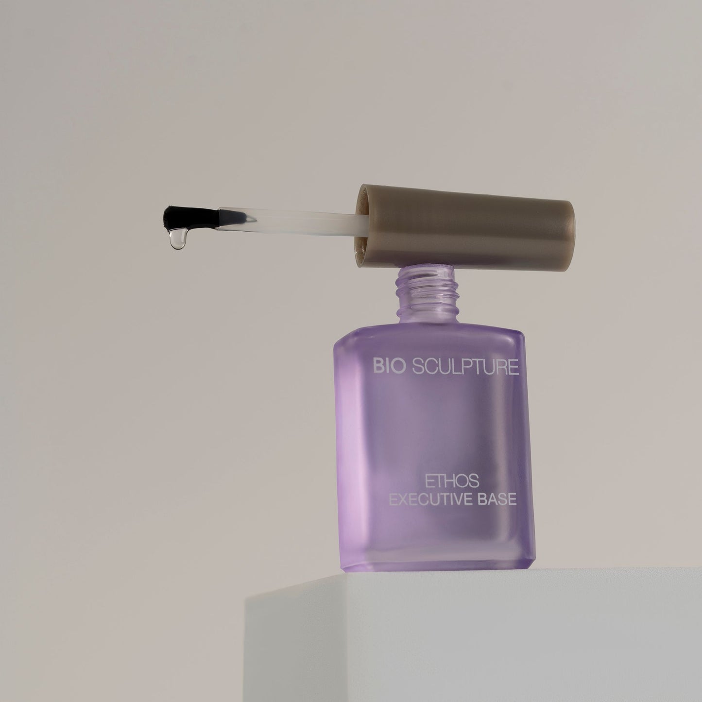 ETHOS Executive Base 14ml – Διάφανη Βάση Ενδυνάμωσης για Φυσικά Νύχια