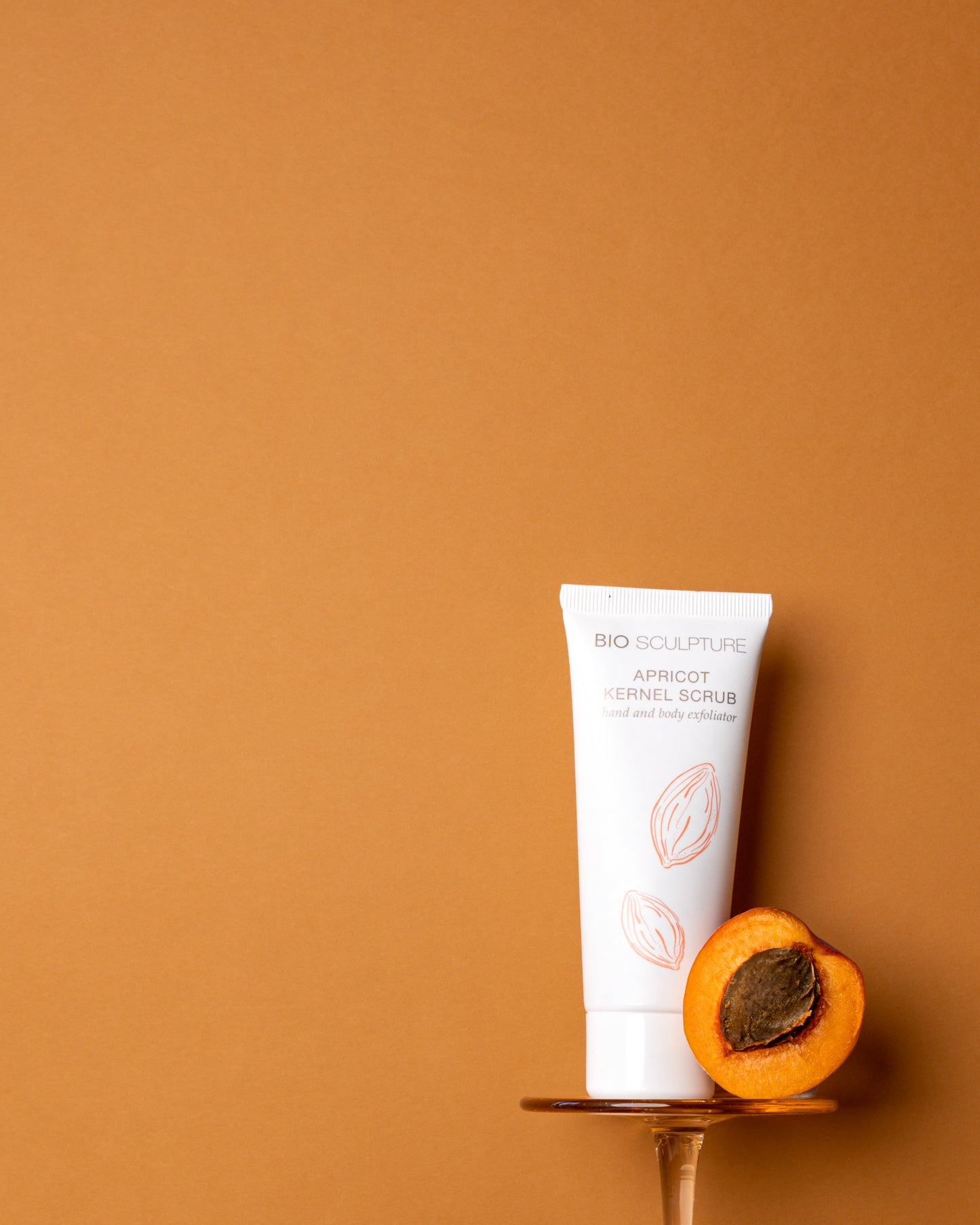 Bio Sculpture apricot kernel scrub 